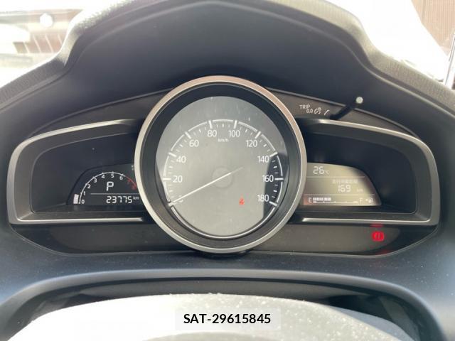 Mazda AXELA 2017-02 8876391-15