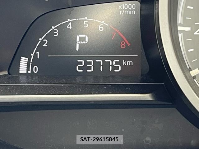 Mazda AXELA 2017-02 8876391-16