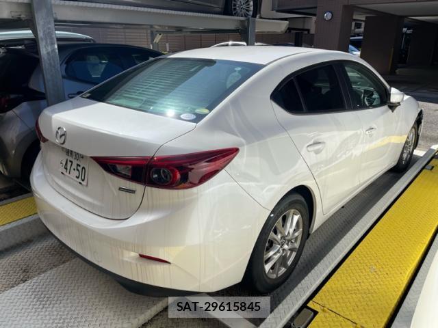 Mazda AXELA 2017-02 8876391-2