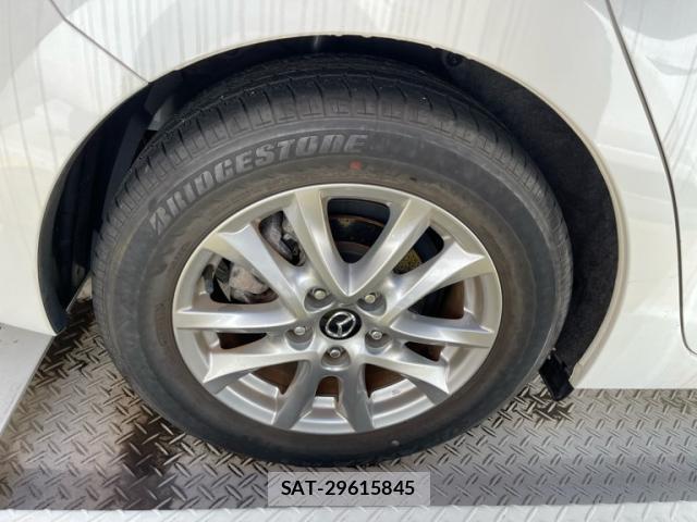 Mazda AXELA 2017-02 8876391-3