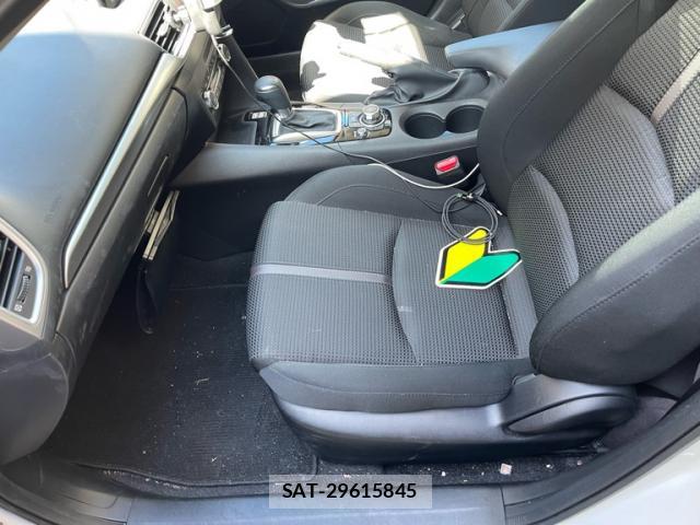 Mazda AXELA 2017-02 8876391-6