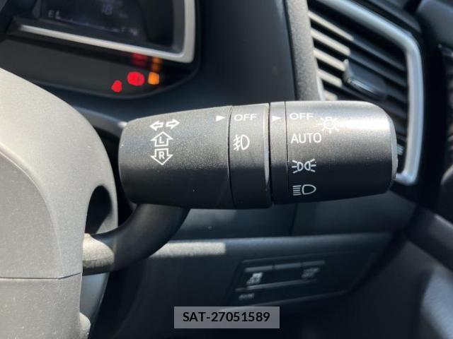 Mazda AXELA 2015-03 8878193-15