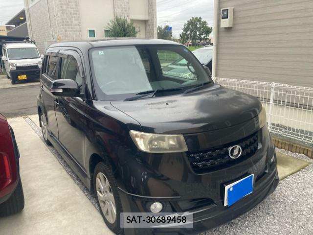 Toyota BB 2009-03 8875967-1