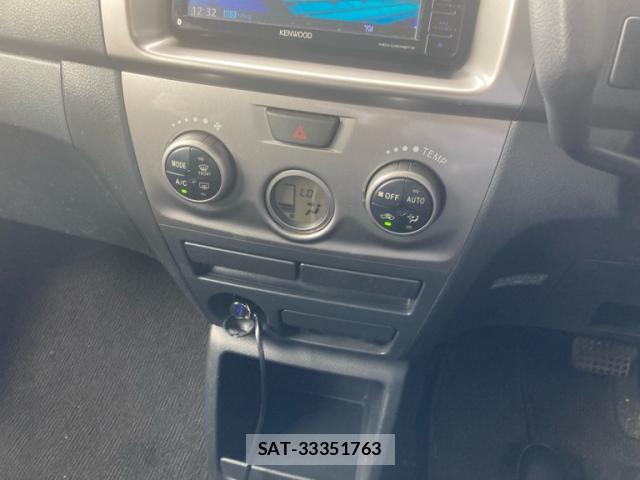 Toyota BB 2011-09 8876313-11