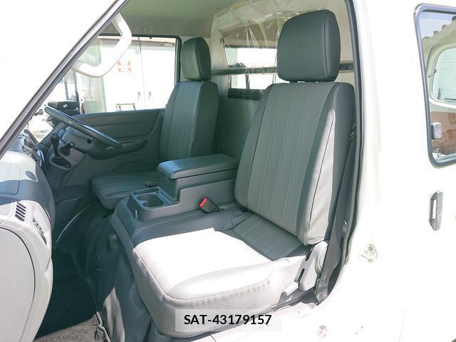 Mazda BONGO VAN 2015-01 8877998-10