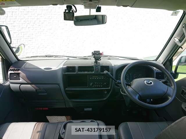 Mazda BONGO VAN 2015-01 8877998-4