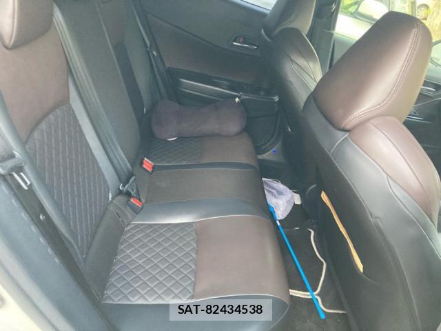 Toyota C-HR 2017-11 8876005-11