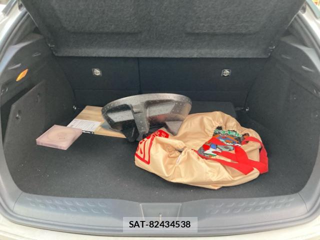 Toyota C-HR 2017-11 8876005-3