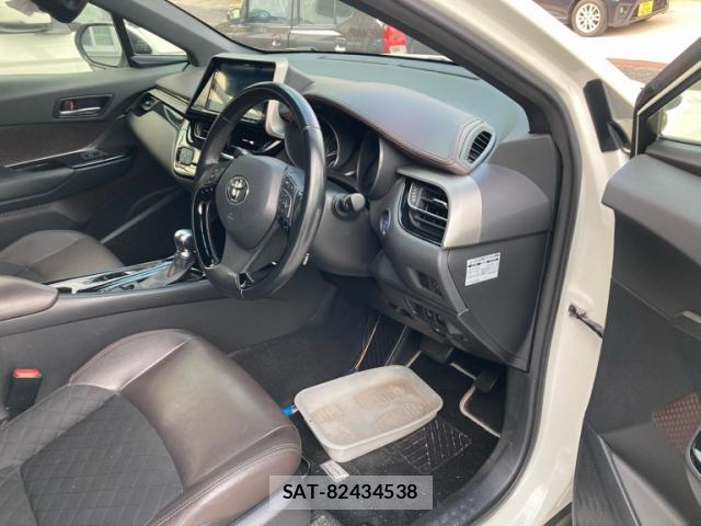 Toyota C-HR 2017-11 8876005-9