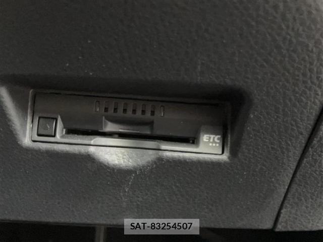 Toyota C-HR 2017-02 8876220-14