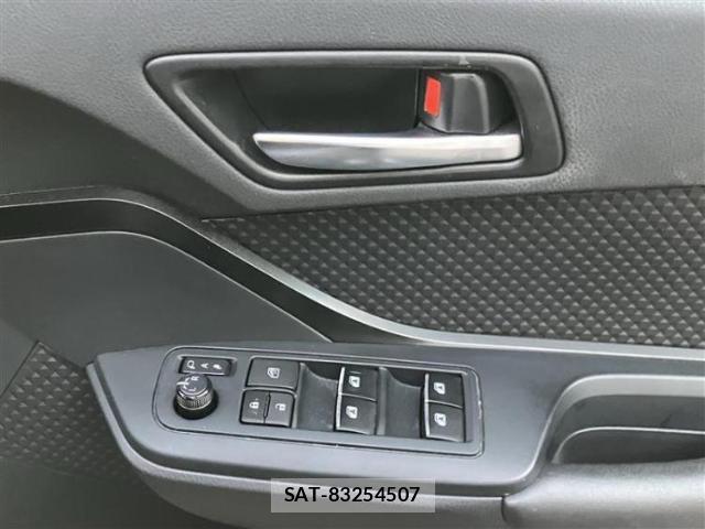 Toyota C-HR 2017-02 8876220-16