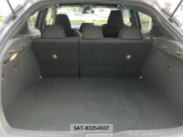 Toyota C-HR 2017-02 8876220-6