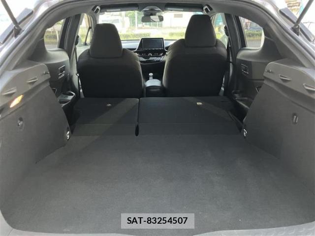 Toyota C-HR 2017-02 8876220-7