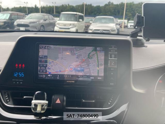 Toyota C-HR 2017-09 8876366-10