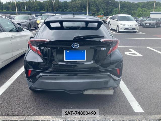 Toyota C-HR 2017-09 8876366-2