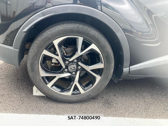 Toyota C-HR 2017-09 8876366-3
