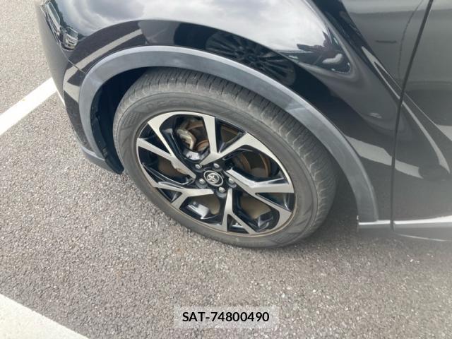 Toyota C-HR 2017-09 8876366-5