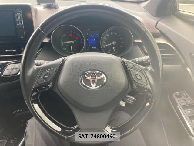 Toyota C-HR 2017-09 8876366-8