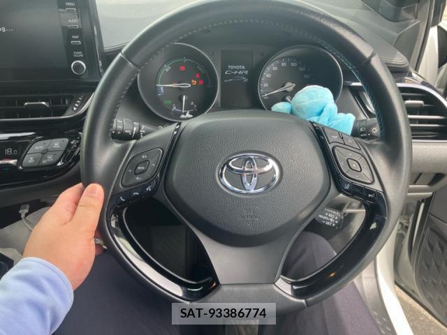 Toyota C-HR 2022-08 8876375-10