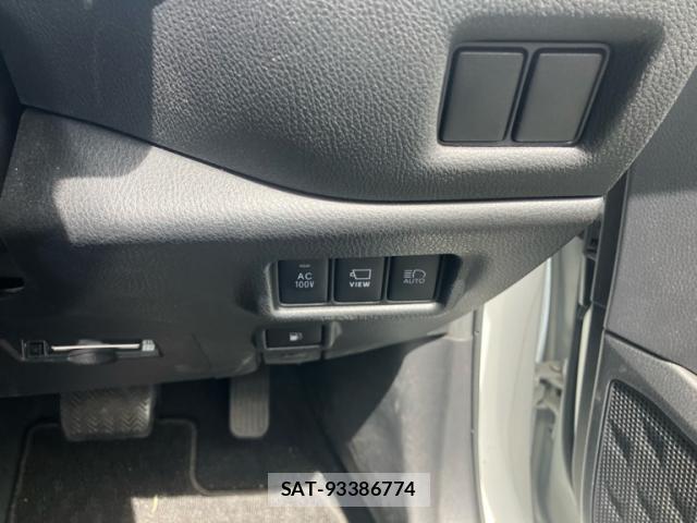 Toyota C-HR 2022-08 8876375-11