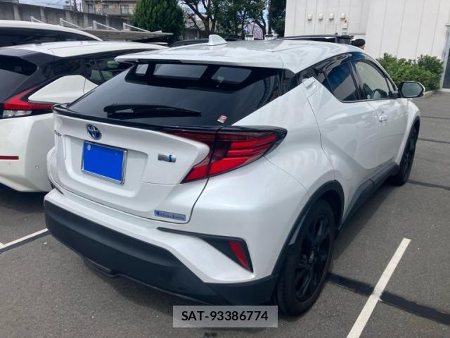 Toyota C-HR 2022-08 8876375-12