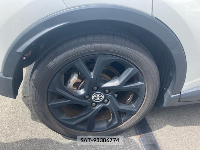 Toyota C-HR 2022-08 8876375-3