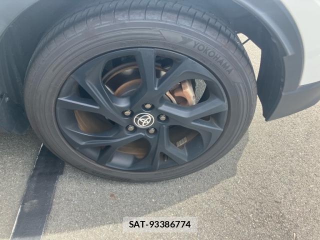 Toyota C-HR 2022-08 8876375-4