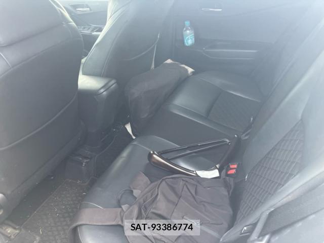 Toyota C-HR 2022-08 8876375-9