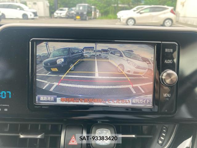 Toyota C-HR 2018-01 8876571-15