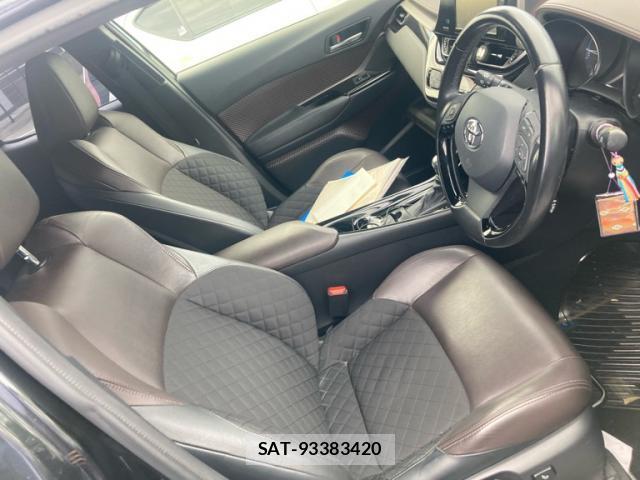 Toyota C-HR 2018-01 8876571-18