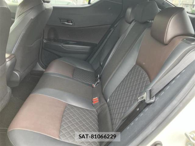 Toyota C-HR 2018-09 8876766-5