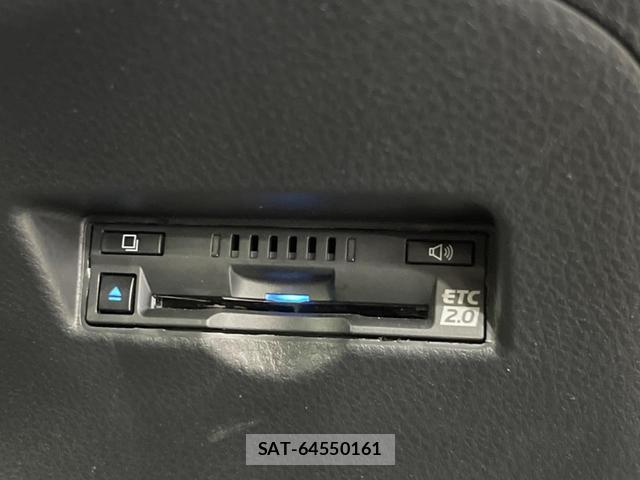 Toyota C-HR 2020-08 8876990-6