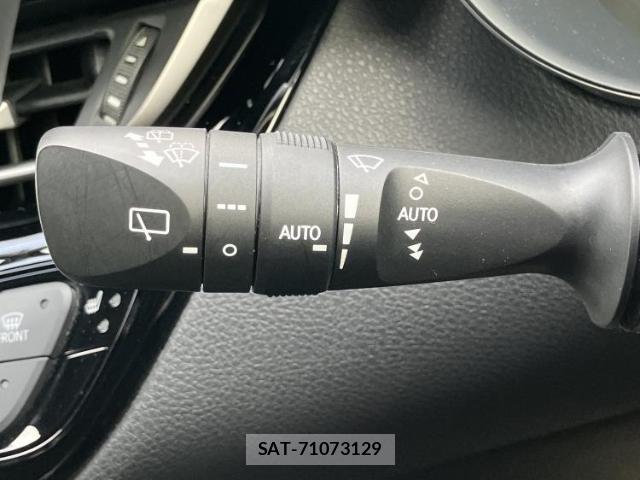 Toyota C-HR 2019-12 8877319-14