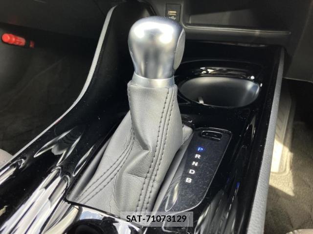 Toyota C-HR 2019-12 8877319-15