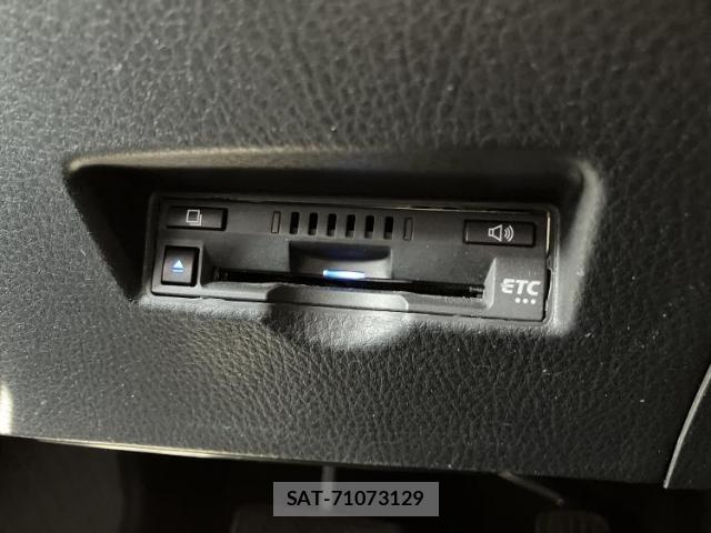 Toyota C-HR 2019-12 8877319-16