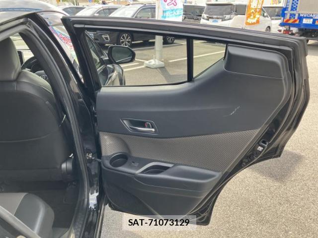 Toyota C-HR 2019-12 8877319-4