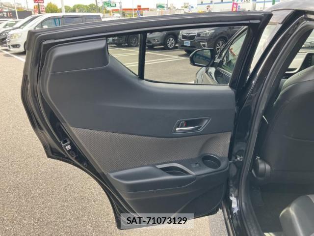 Toyota C-HR 2019-12 8877319-6