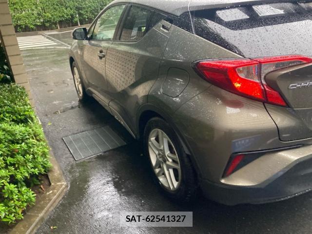 Toyota C-HR 2019-10 8877453-8
