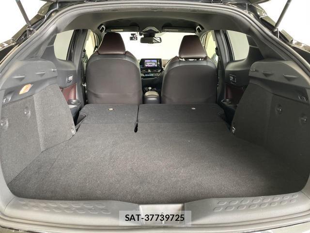 Toyota C-HR 2018-02 8877460-9