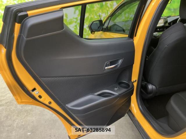 Toyota C-HR 2018-12 8877606-5