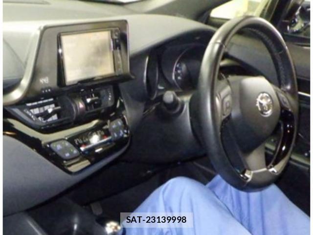 Toyota C-HR 2019-10 8877665-2