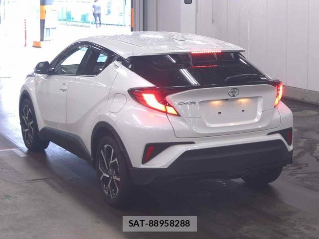Toyota C-HR 2021-07 8877811-1