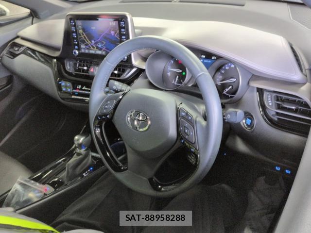 Toyota C-HR 2021-07 8877811-2
