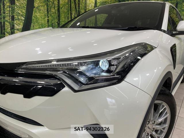 Toyota C-HR 2018-10 8878002-13