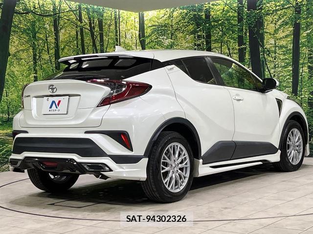 Toyota C-HR 2018-10 8878002-18