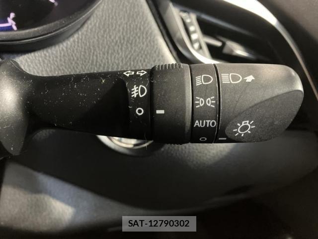 Toyota C-HR 2019-10 8878066-16