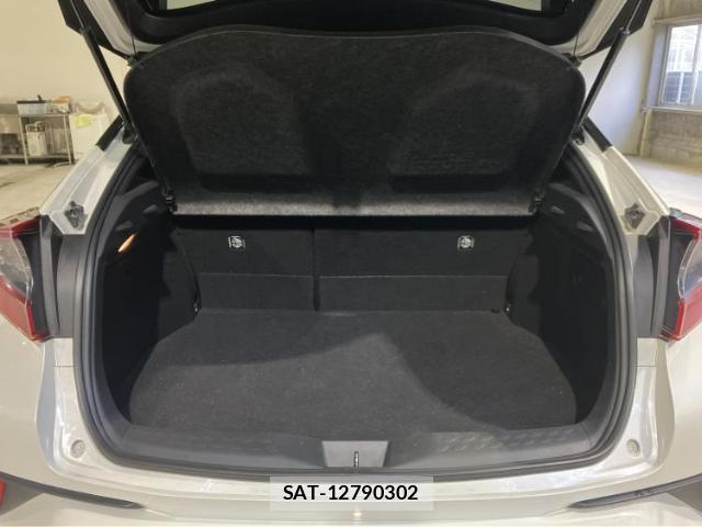 Toyota C-HR 2019-10 8878066-7