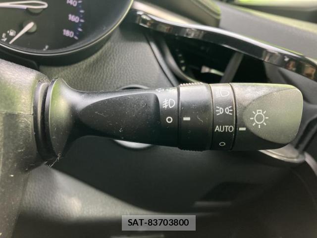 Toyota C-HR 2019-01 8878126-15