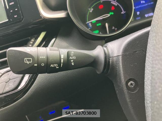 Toyota C-HR 2019-01 8878126-16