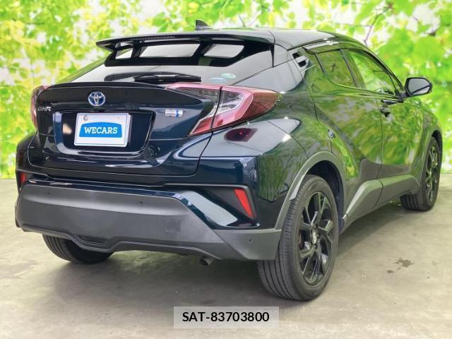 Toyota C-HR 2019-01 8878126-2